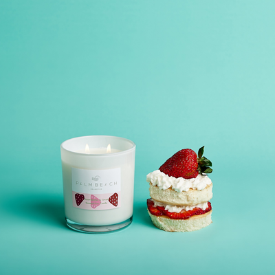 Strawberries & Cream <br> UNBOXED Standard Candle 420g